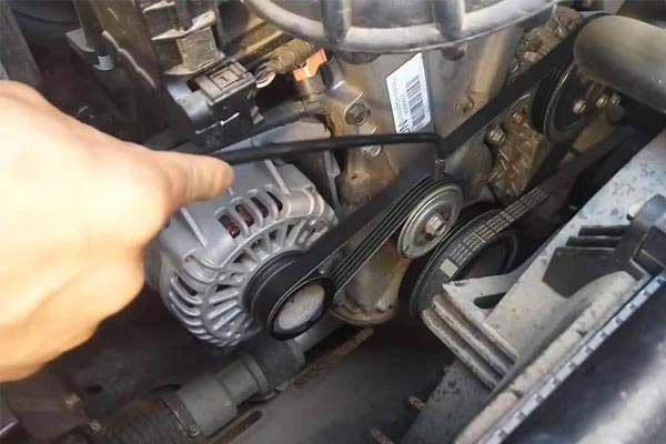覃塘转速传感器的工作原理是什么？